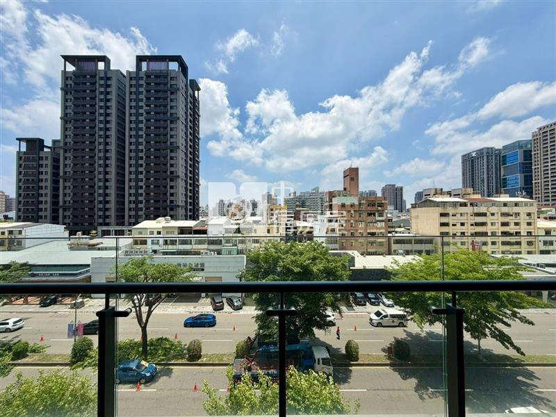 藏富台中五權光河四房雙主臥平車房屋室內格局與周邊環境
