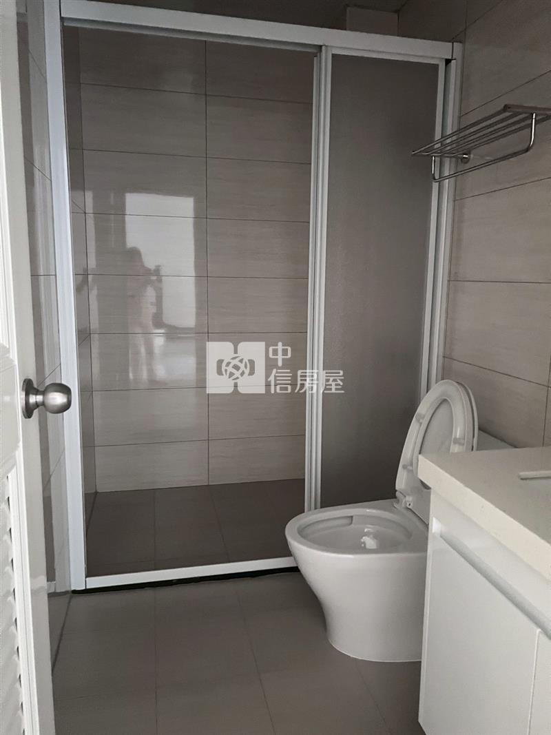 芳苑全新大面寬透天房屋室內格局與周邊環境