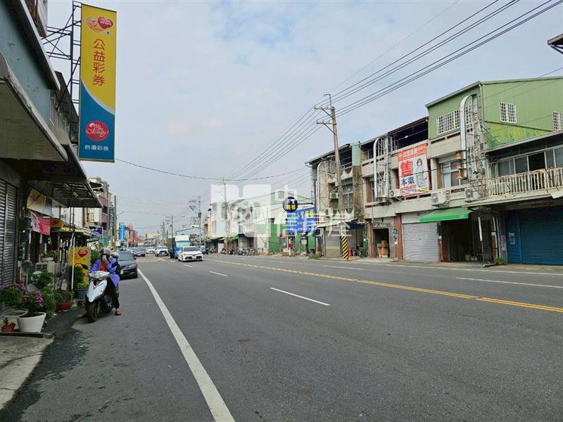 頂六星巴克店面房屋室內格局與周邊環境
