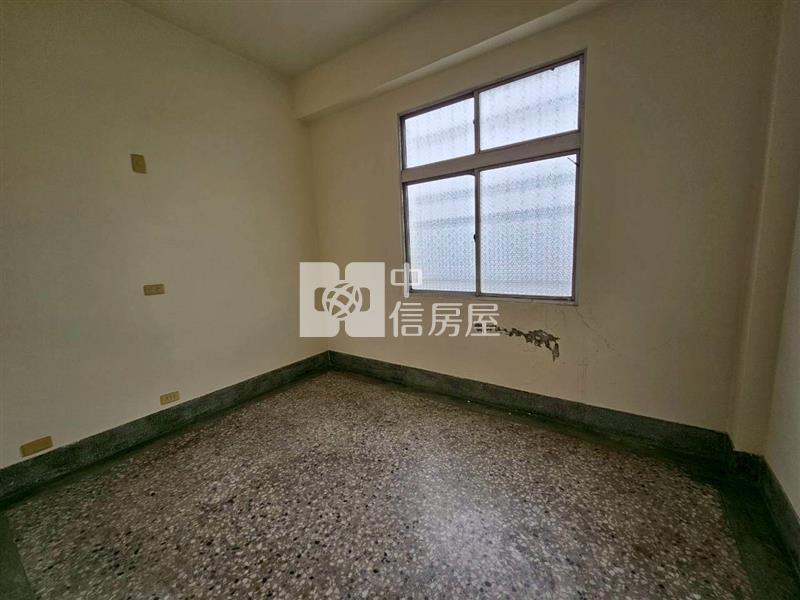 頂六星巴克店面房屋室內格局與周邊環境