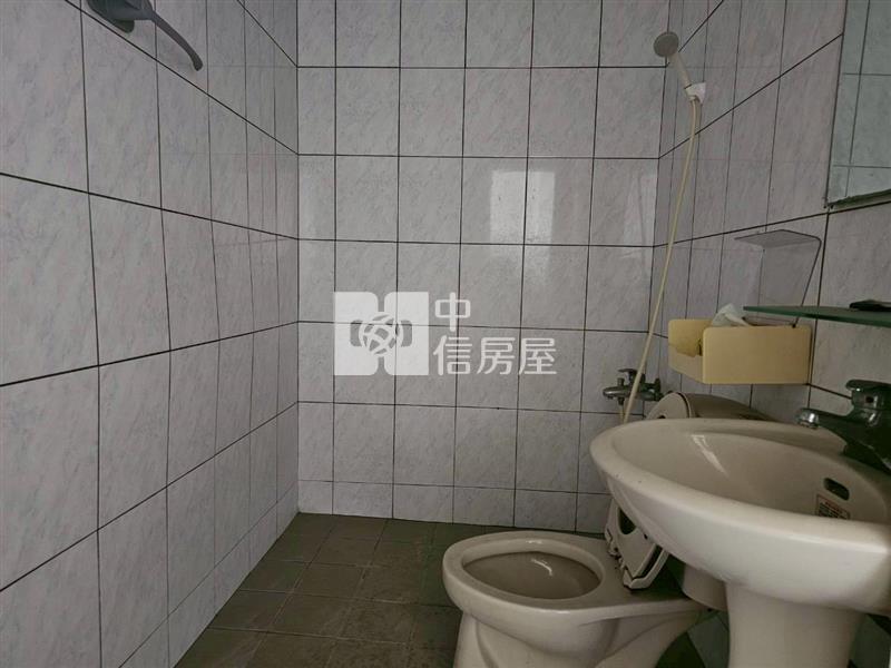 頂六星巴克店面房屋室內格局與周邊環境