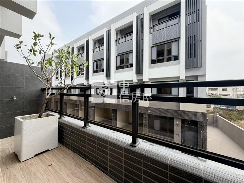 弘光靜宜綠活HOUSE前院車庫全新別墅房屋室內格局與周邊環境