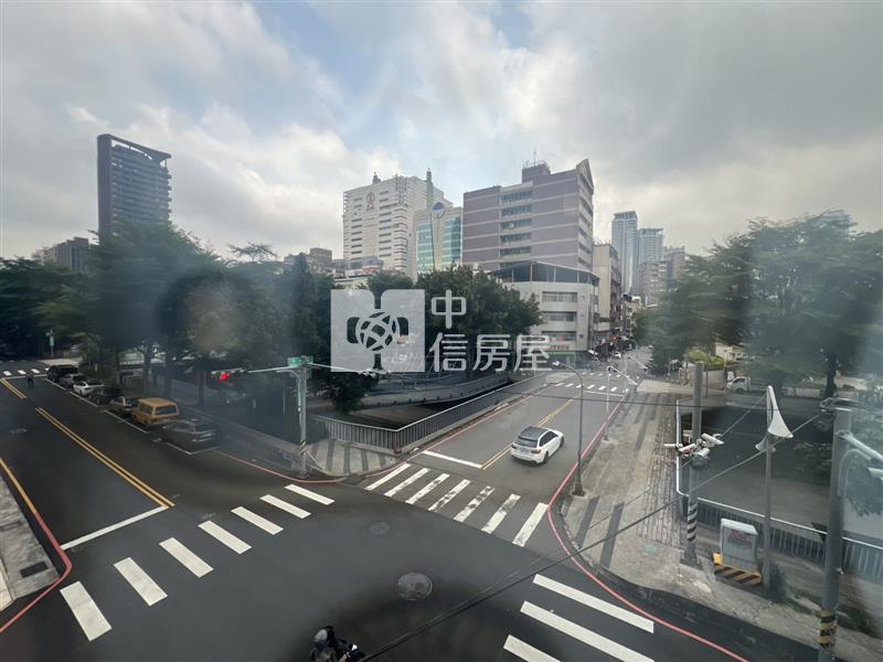 西區河畔辦公室房屋室內格局與周邊環境