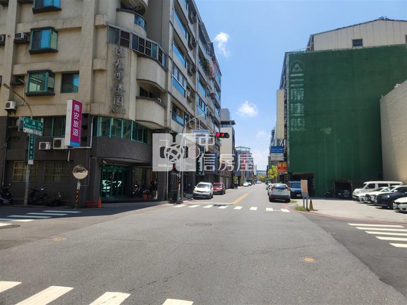 市政府八套房收租店面房屋室內格局與周邊環境