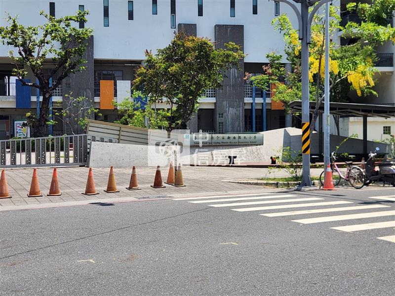 市政府八套房收租店面房屋室內格局與周邊環境