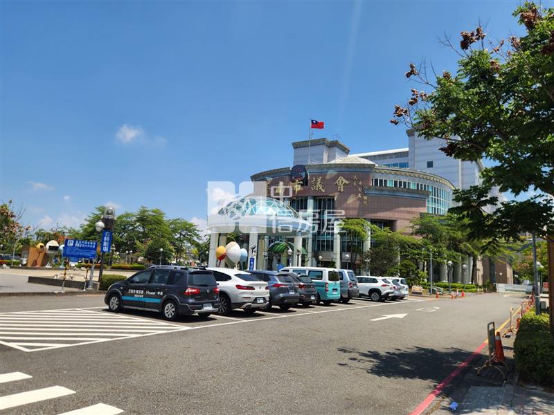 市政府八套房收租店面房屋室內格局與周邊環境