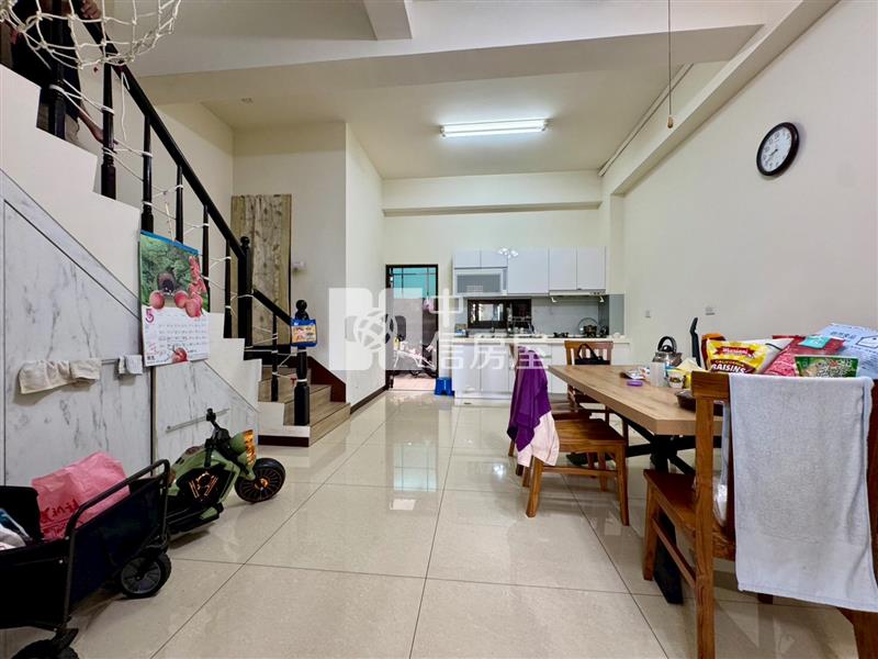 草屯北投輕屋齡景觀透天房屋室內格局與周邊環境