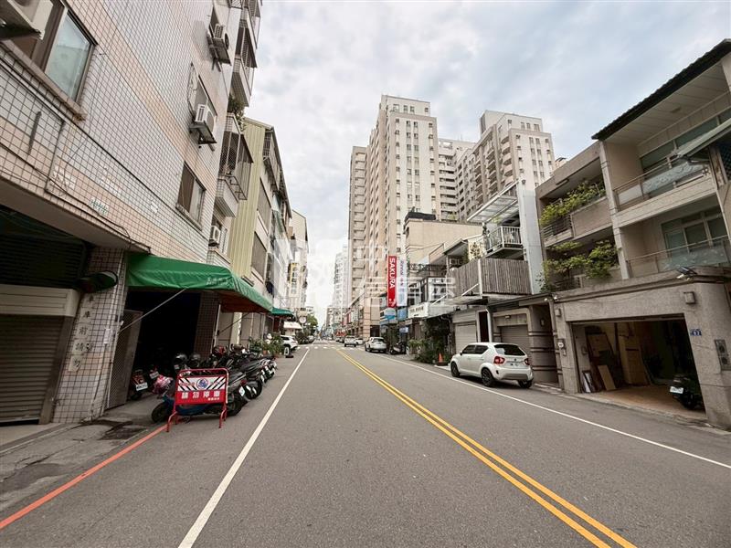 14期旁旅順路美三房附車位房屋室內格局與周邊環境