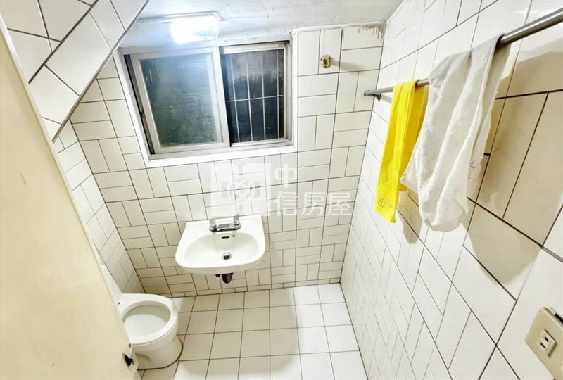 集福街大面寬透天房屋室內格局與周邊環境