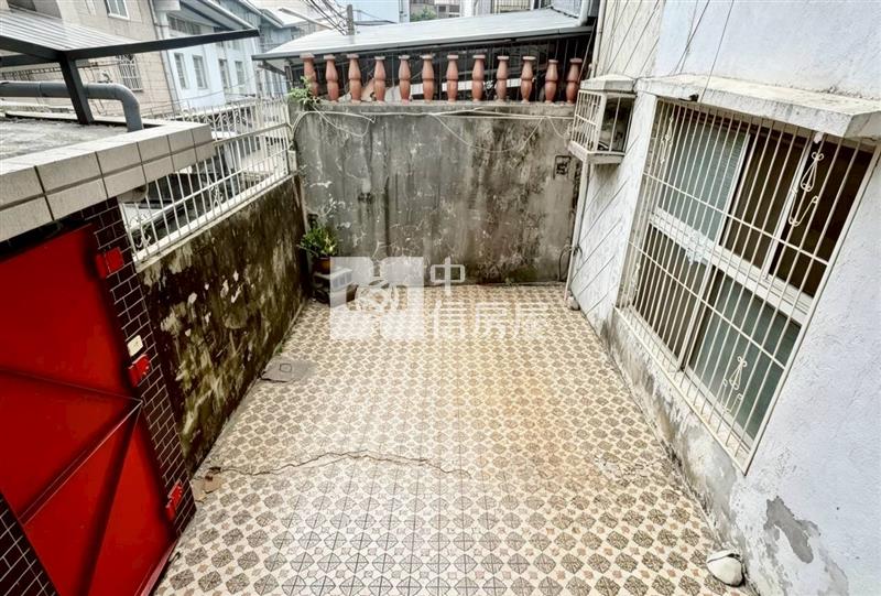 集福街大面寬透天房屋室內格局與周邊環境