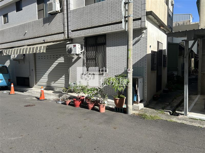 北區公園旁三角窗建地房屋室內格局與周邊環境