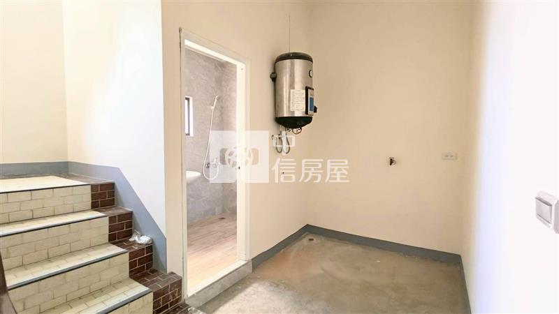 雙百貨賺錢鑫店面*專約*房屋室內格局與周邊環境