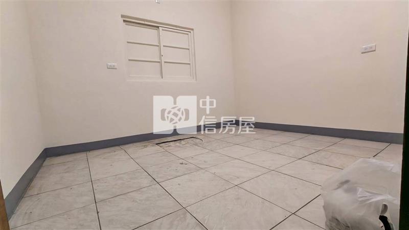 雙百貨賺錢鑫店面*專約*房屋室內格局與周邊環境
