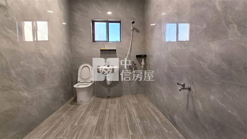 雙百貨賺錢鑫店面*專約*房屋室內格局與周邊環境