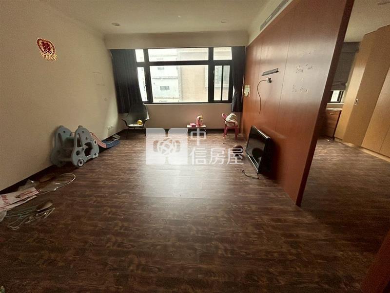 中壢工業區大地坪大面寬電梯透天(中信卓越團隊)房屋室內格局與周邊環境