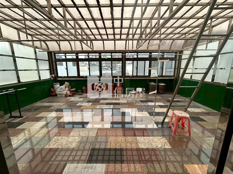 中壢工業區大地坪大面寬電梯透天(中信卓越團隊)房屋室內格局與周邊環境