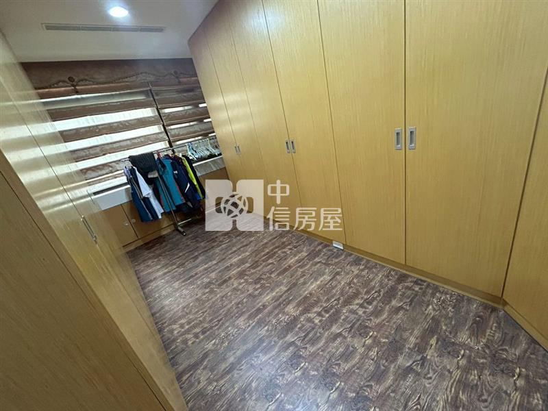 中壢工業區大地坪大面寬電梯透天(中信卓越團隊)房屋室內格局與周邊環境
