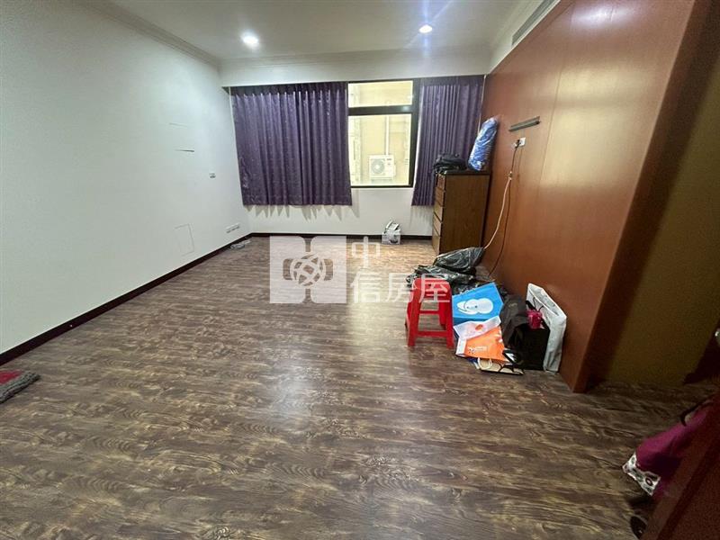 中壢工業區大地坪大面寬電梯透天(中信卓越團隊)房屋室內格局與周邊環境