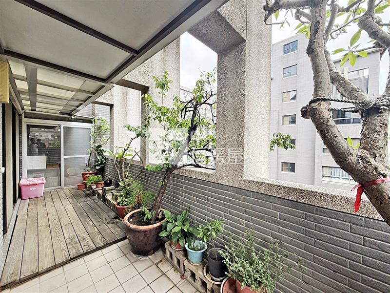 勇建光翼帝王視野露臺戶房屋室內格局與周邊環境