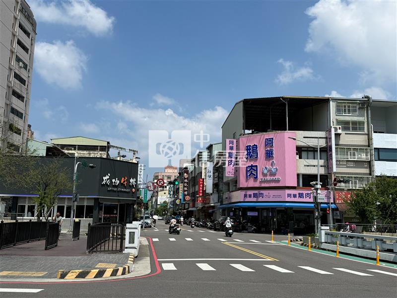 文心捷運站畢卡索大套房房屋室內格局與周邊環境
