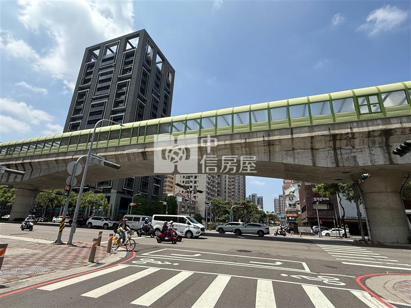 文心捷運站畢卡索大套房房屋室內格局與周邊環境