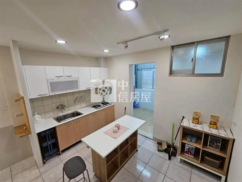 佳冬市區車庫孝親別墅房屋室內格局與周邊環境