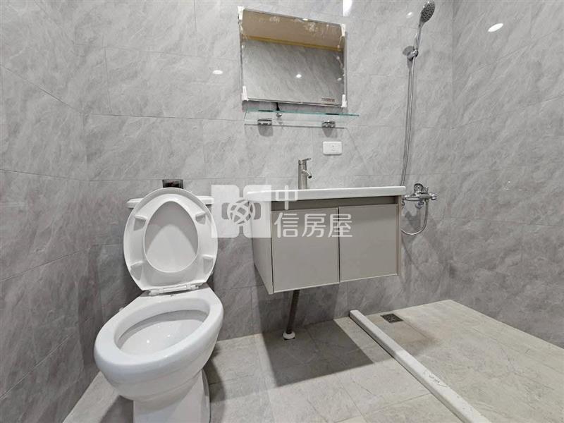 佳冬市區車庫孝親別墅房屋室內格局與周邊環境