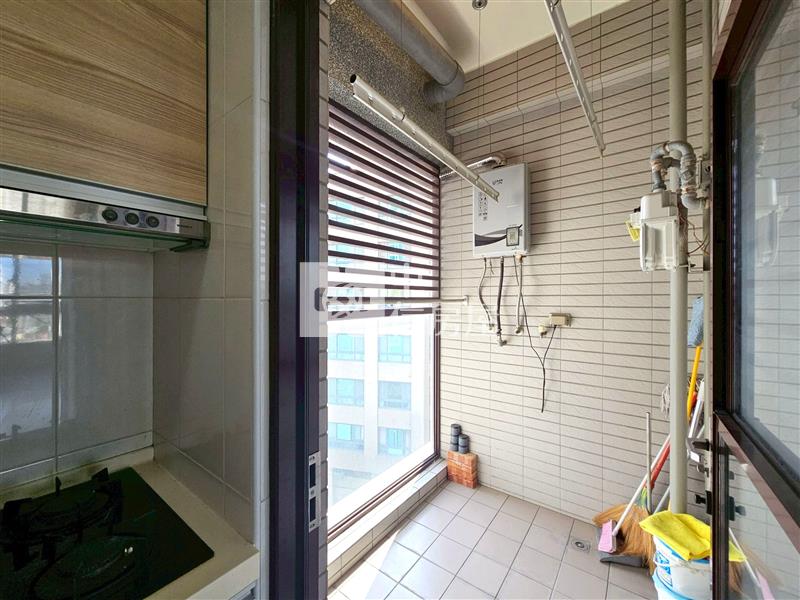經貿之星視野三房平車房屋室內格局與周邊環境