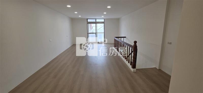 近金陵路整新美透天房屋室內格局與周邊環境