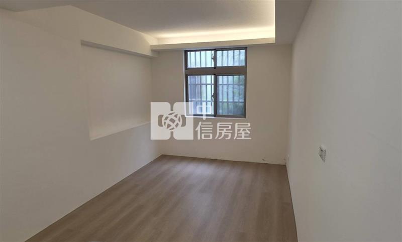 近金陵路整新美透天房屋室內格局與周邊環境