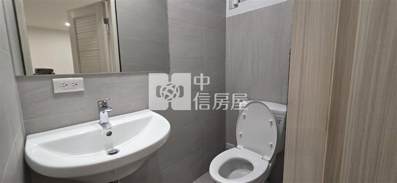 近金陵路整新美透天房屋室內格局與周邊環境