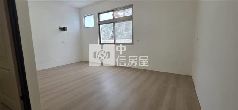 近金陵路整新美透天房屋室內格局與周邊環境