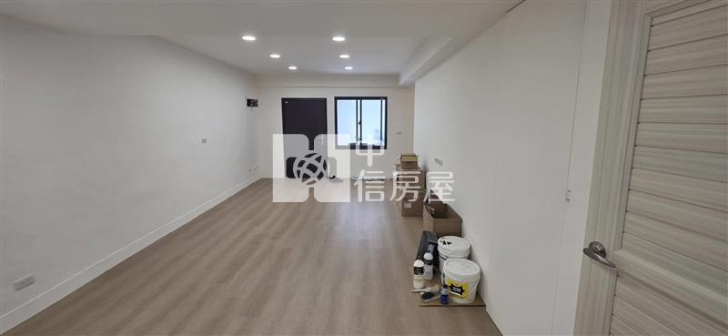 近金陵路整新美透天房屋室內格局與周邊環境