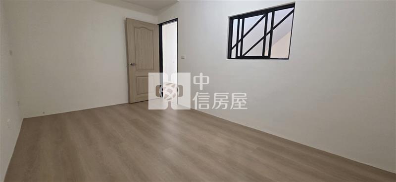 近金陵路整新美透天房屋室內格局與周邊環境