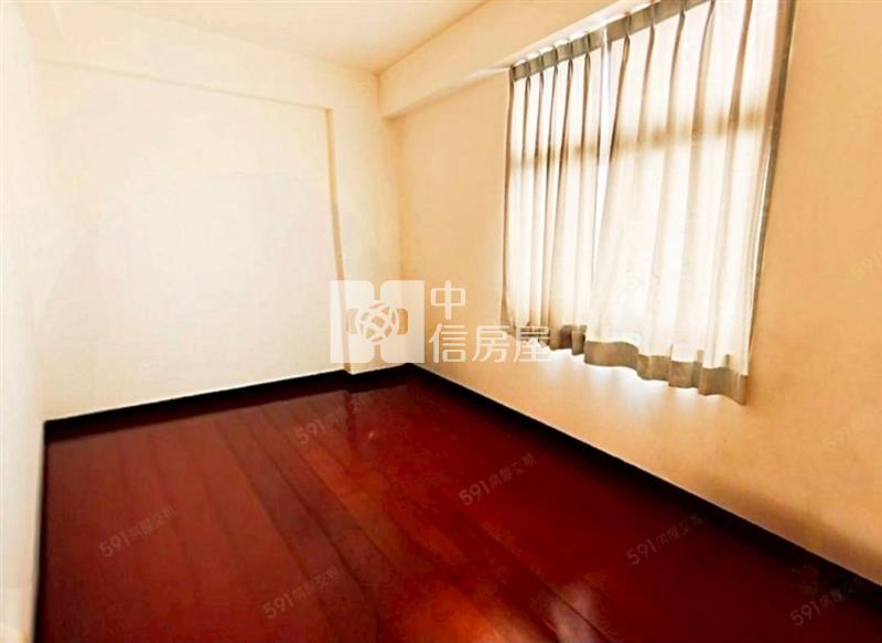 中壢南亞邊間透店房屋室內格局與周邊環境