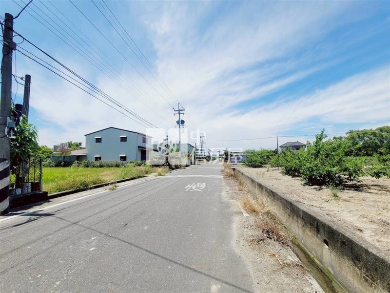 阿蓮都內美農地+合法資材室房屋室內格局與周邊環境