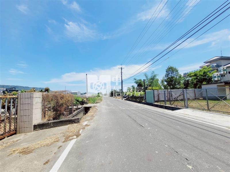 阿蓮都內美農地+合法資材室房屋室內格局與周邊環境