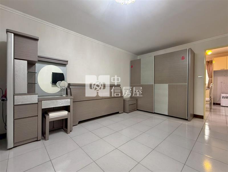 月眉路美裝三房雙衛房屋室內格局與周邊環境