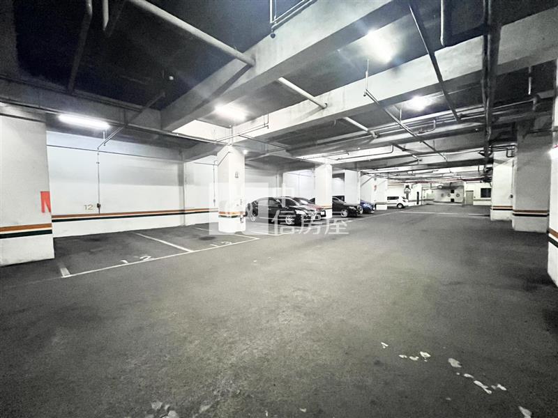 國際莊園角間1-3樓金店房屋室內格局與周邊環境