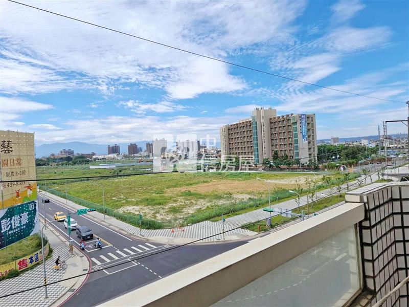 體育園區景觀電梯三房車房屋室內格局與周邊環境