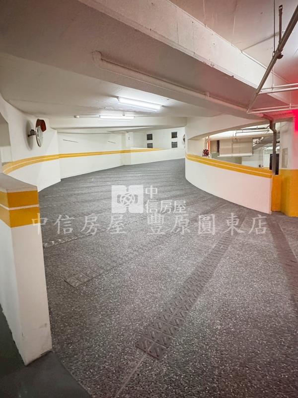 高雄1+1房華廈房屋室內格局與周邊環境