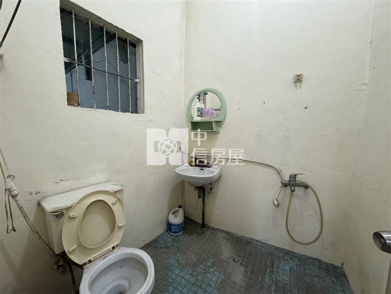 近過嶺重劃區超大地坪透天-土地54坪房屋室內格局與周邊環境