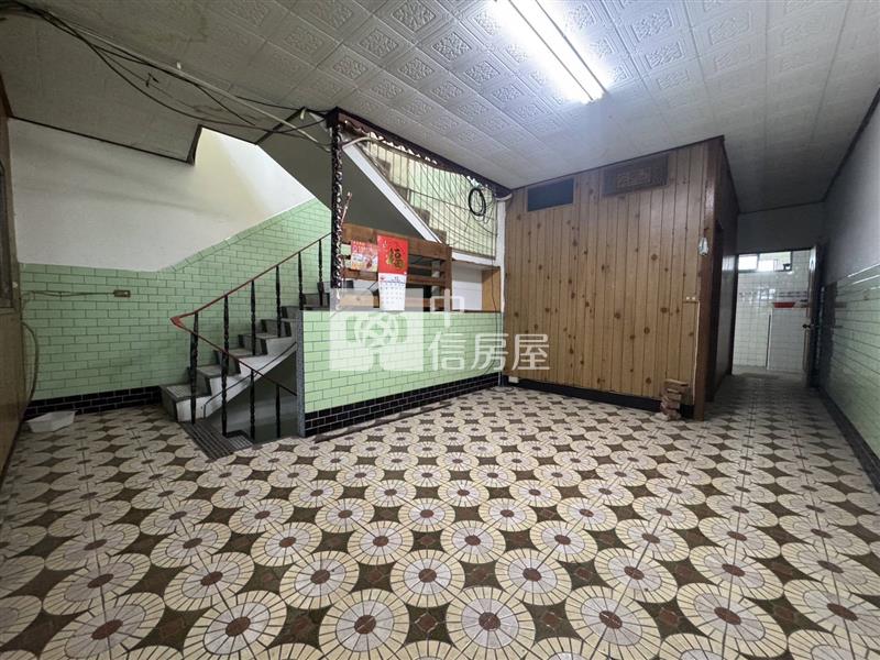 近過嶺重劃區超大地坪透天-土地54坪房屋室內格局與周邊環境