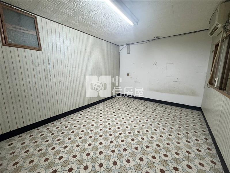 近過嶺重劃區超大地坪透天-土地54坪房屋室內格局與周邊環境