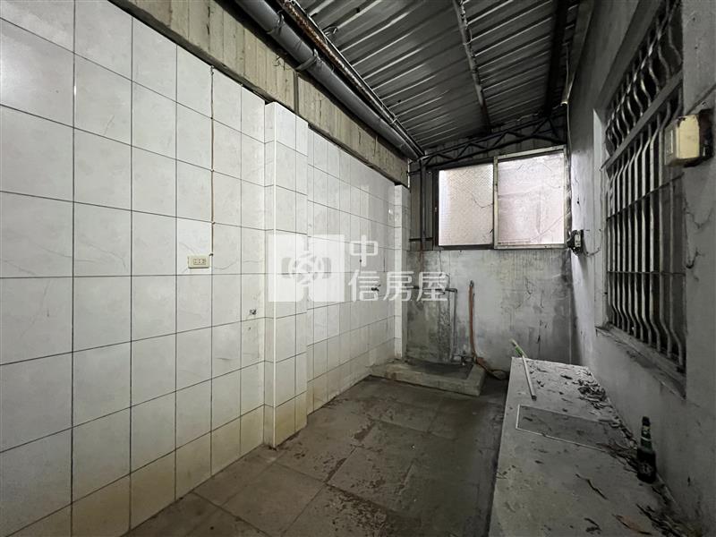 屏東房屋《麟洛郵局金店面》房屋室內格局與周邊環境