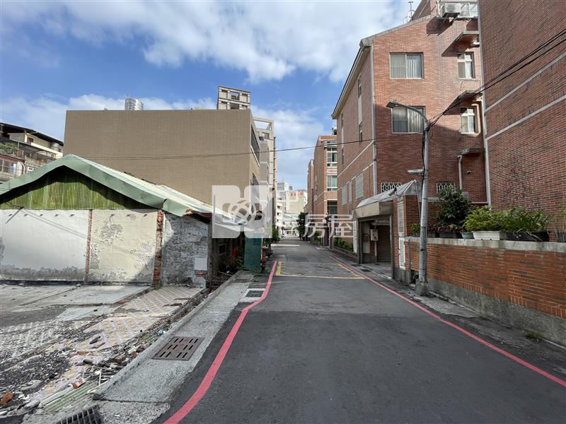 崇倫街4套房房屋室內格局與周邊環境