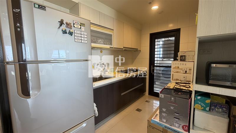 高樓層採光景觀美宅房屋室內格局與周邊環境