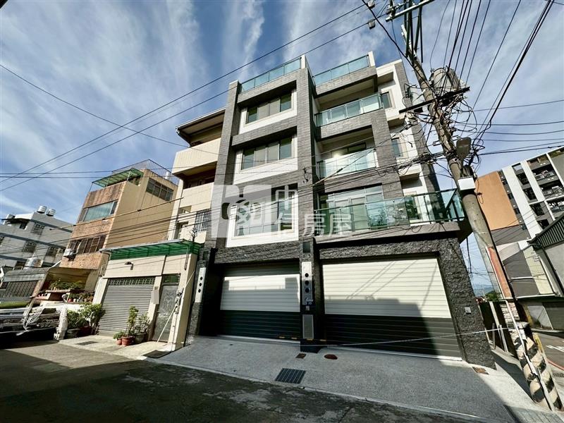 日新河濱公園大地坪邊間全新雙車電梯別墅房屋室內格局與周邊環境