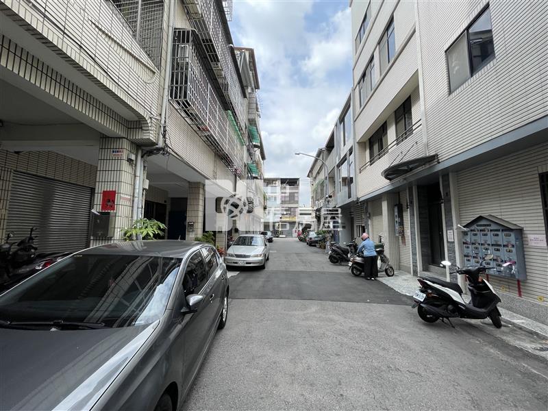 篤行路4套房房屋室內格局與周邊環境