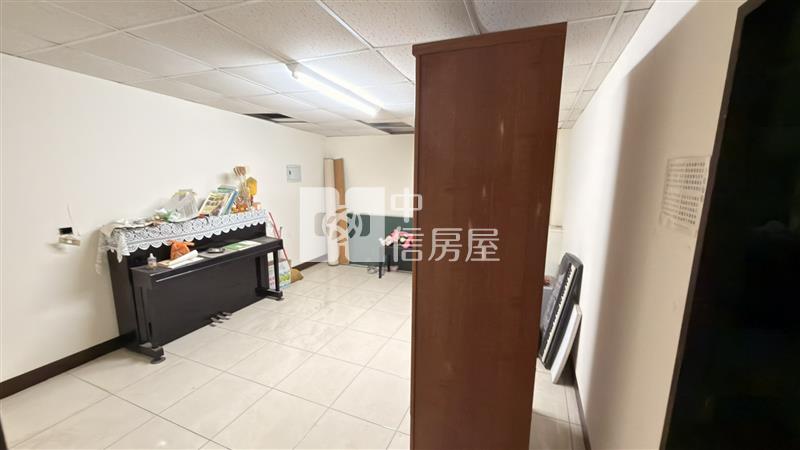 平鎮車站邊間大面寬大地坪透天房屋室內格局與周邊環境